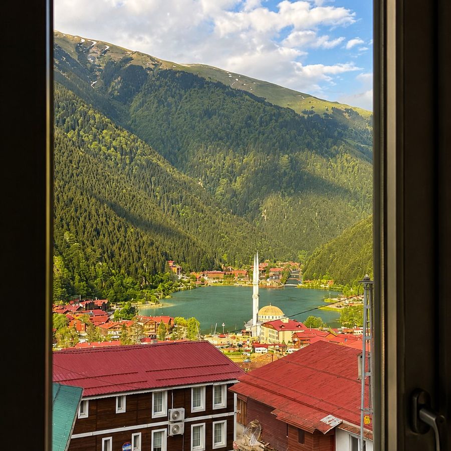 Odadan Uzungöl manzarası