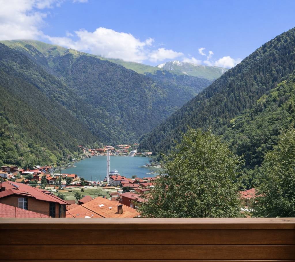 Balkondan Uzungöl manzarası