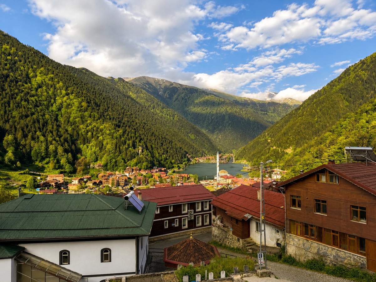 Uzungöl manzarası